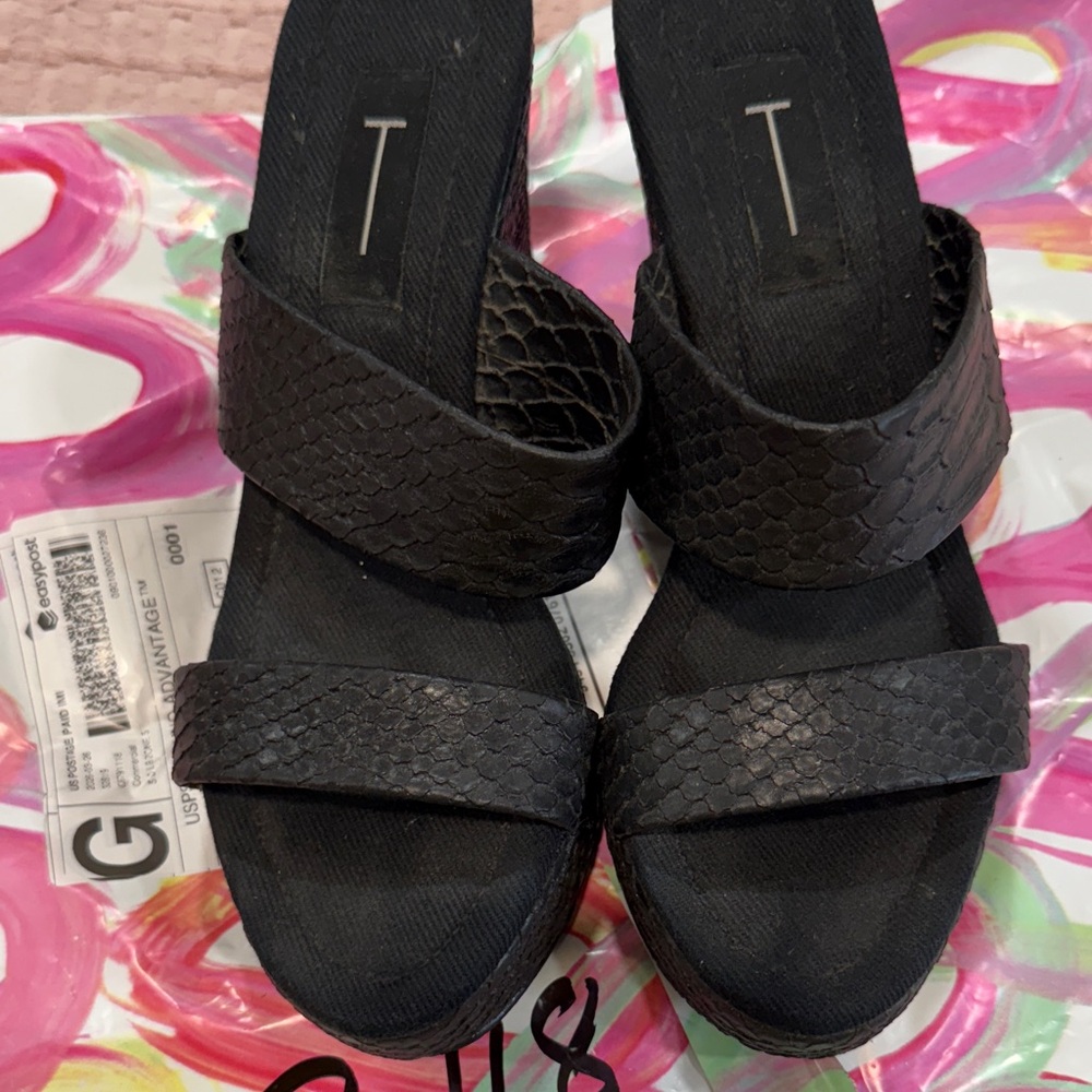 Women's Black Slide Sandals with Textured Straps